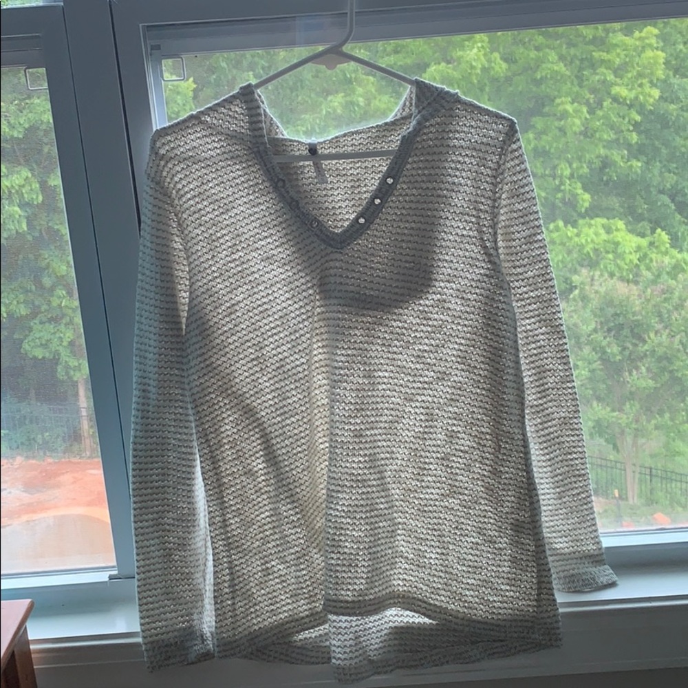 grey hooded sweater